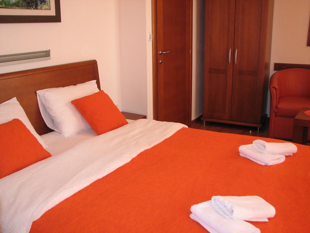 R-Club Old Town Apartments Будва Номер фото