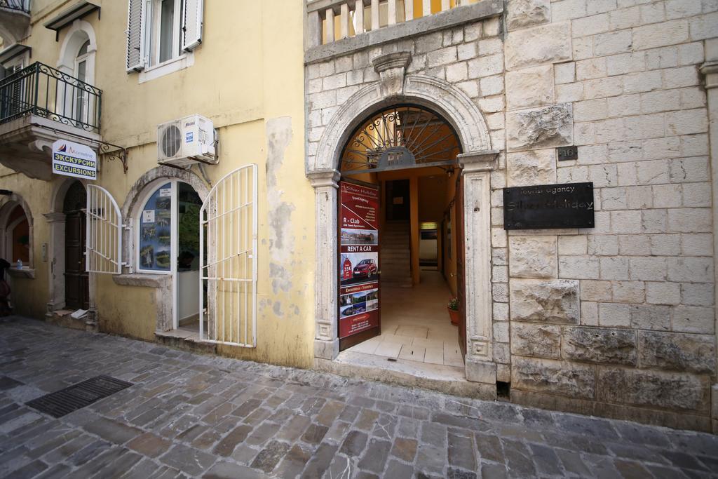 R-Club Old Town Apartments Будва Екстер'єр фото