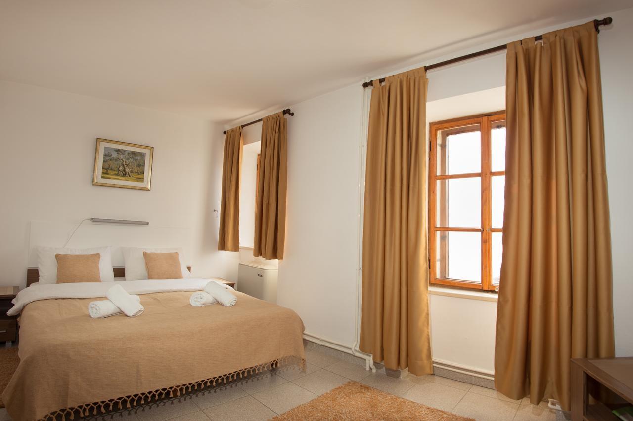 R-Club Old Town Apartments Будва Екстер'єр фото