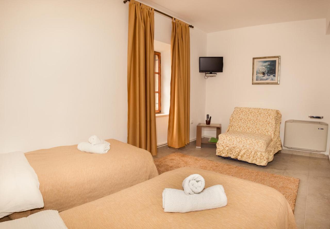 R-Club Old Town Apartments Будва Екстер'єр фото