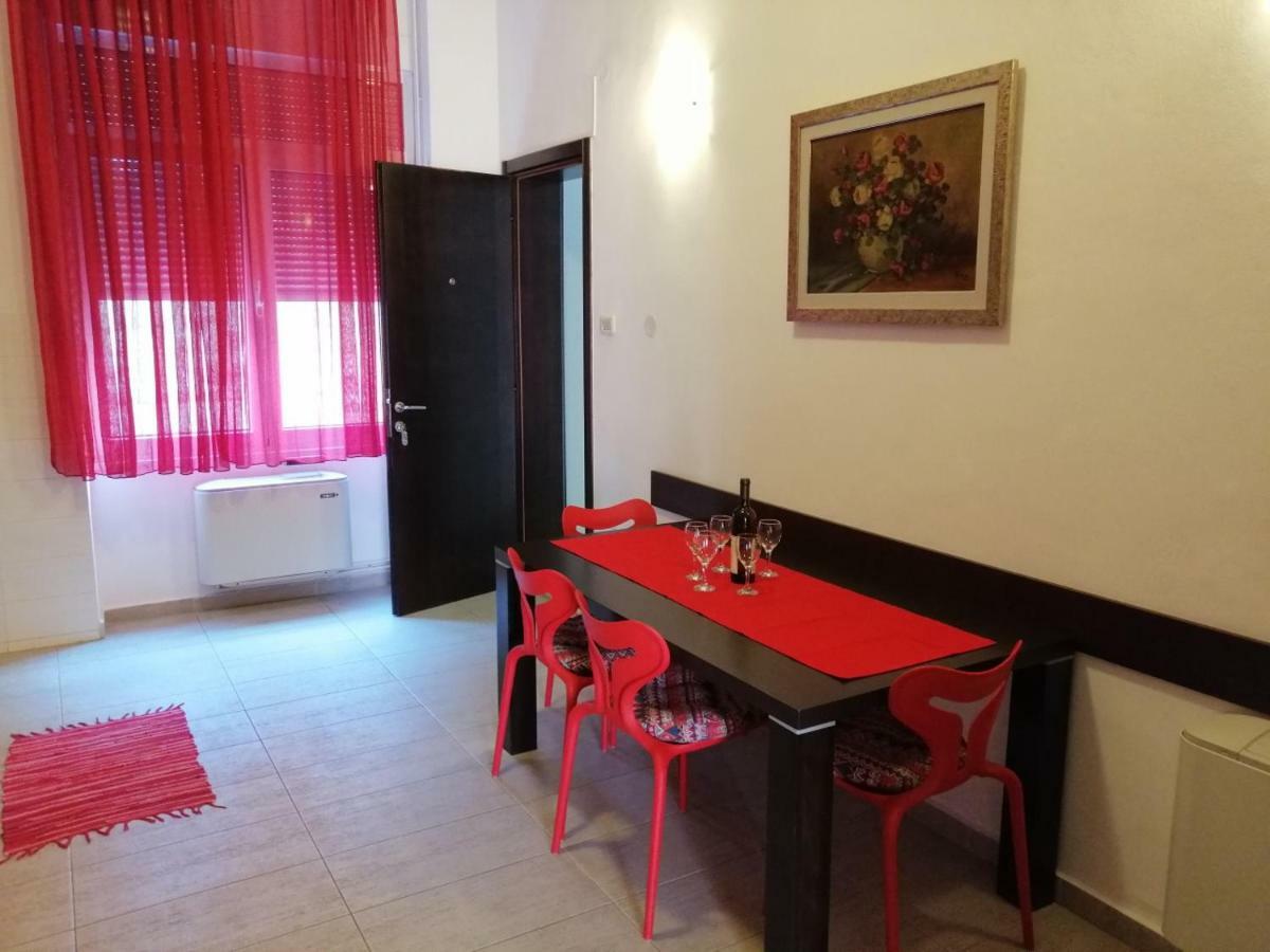 R-Club Old Town Apartments Будва Екстер'єр фото