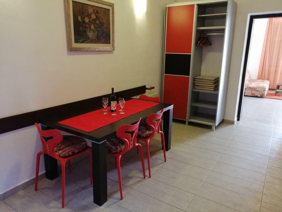 R-Club Old Town Apartments Будва Екстер'єр фото